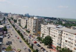 O nouă zi, o nouă deraiere! Infrastructura rutieră din municipiul Botoșani pune serios în pericol viața cetățenilor