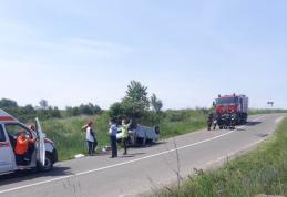 Accident la Șendriceni! Un șofer beat s-a răsturnat cu mașina într-un șanț - FOTO