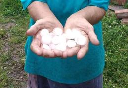 Furtuni cu grindină în județul Botoșani. Mai multe localități au fost afectate - FOTO