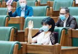 Liberalii prinși cu cioara vopsită! După ce au semnat legea de prelungire a mandatelor aleșilor locali nu au votat-o!  Vroiau să blocheze toată țara!