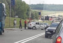 Accident! Două autoturisme s-au ciocnit la ieșirea din Botoșani spre Suceava