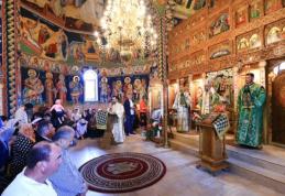 Astăzi se redeschid lăcașurile de cult pentru slujbe. Ce condiții trebuie să respecte credincioșii