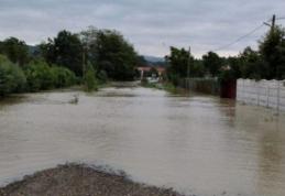 Pompierii rămân în ALERTĂ, Prutul este în creștere!