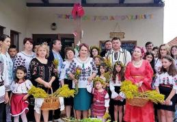 Ibănești în ie cu miros de sânziene - FOTO