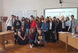 Clubul de dezbatere academică de la Colegiul Național „Grigore Ghica” Dorohoi schimbă destine - FOTO