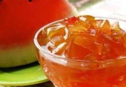 Dulceață din coajă de pepene roșu