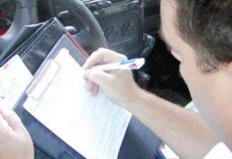 A ieșit la plimbare cu mașina deși nu avea permis de conducere