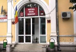 Unii fac proiecte și muncesc, alții beau și chefuiesc! PSD = 500 de investiții în județul Botoșani, PNL = Zero investiții, zeci de petreceri și tunur