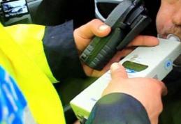 Amețit de aburii alcoolului a lovit o mașină parcată regulamentar