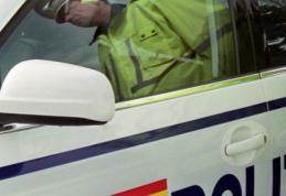 Un șofer cu „alcool la bord” și altul cu permisul suspendat, depistați și „taxați” de polițiști