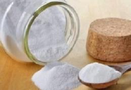 Remediul minune: apa, oțetul și bicarbonatul de sodiu