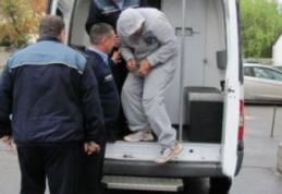 Minori de 11, respectiv 13 ani, cercetați pentru furt calificat după ce au intrat în incinta unei societăți comerciale