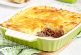 Plăcintă cu carne de vită și piure de cartofi