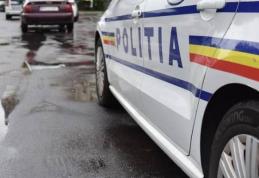 Un șofer a scăpat „ca prin urechile acului” după ce a izbit în plin un parapet