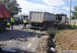 Accident violent în Iași! Impact frontal între două TIR-uri - FOTO