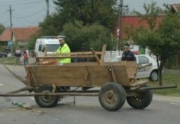 Accident ciudat la Ibănești: Un căruţaş a ajuns la spital după ce a intrat cu căruța într-o mașină