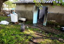 Casă distrusă de un cablu defect pus la mașina de spălat - FOTO