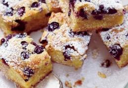 Prăjitură cu afine