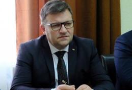 Aghiotanții de lux ai lui Orban îi jignesc pe botoșăneni în ultimul hal și îi fac analfabeți, iar pe cadrele medicale din Botoșani picate din lună! Să