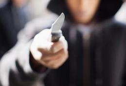 Caz șocant la Botoșani! Adolescent de 16 ani înjunghiat de persoane necunoscute pe Pietonalul Unirii