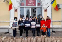Bucurii în prag de sărbători pentru 130 de copii din județul Botoșani - FOTO