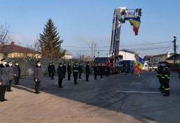 Pompierii sunt oamenii care merg acolo de unde toată lumea fuge. Mai puternici cu 25 - FOTO