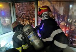 Panică într-un bloc din Botoșani! Incendiu izbucnit într-un balcon situat la etajul doi - FOTO