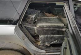 Autoturism burdușit cu ţigări de contrabandă, reținut cu focuri de armă - FOTO