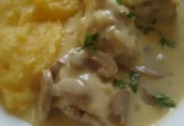 Ciulama de pui cu ciuperci