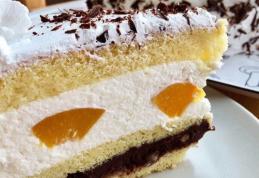 Prăjitură cu cremă de iaurt și piersici