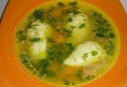 Supă de pui cu găluște