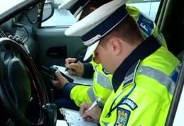 Tânăr oprit de polițiști după ce conducea cu viteză pe contrasens. Vezi ce surpriză au avut!