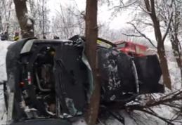 Accident! Cinci victime după ce o mașină s-a răsturnat într-o râpă la Baisa - FOTO