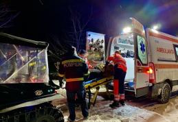 Intervenție a pompierilor dorohoieni. O femeie a ajuns la ambulanță cu ajutorul șenilatei