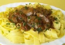 Tagliatelle cu ficăței de pasăre