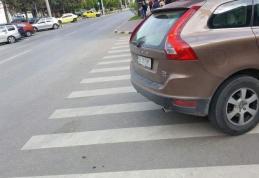 Șoferi amendați în Botoșani pentru oprire neregulamentară în zona trecerilor pentru pietoni