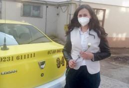 Taxi Ada Dorohoi a oferit flori și felicitări de 8 Martie pentru toate doamnele și domnișoarele - FOTO