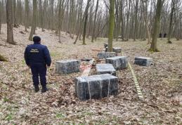 Lovitură de peste 315.000 de lei dată contrabandiştilor de ţigarete în pădurea din apropierea localităţii Baranca - FOTO