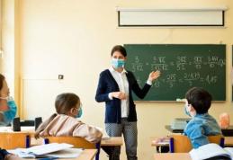 Profesorii nevaccinați ar putea preda doar online. Cîmpeanu: „E o presiune din ce în ce mai mare din partea părinților”