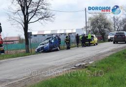 Accident în Dealu Mare - Dorohoi! O femeie a ajuns la spital după impactul dintre două mașini - FOTO