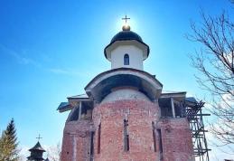 Slujbă arhierească în a II-a zi de Paște și deschiderea unei noi biserici la Dorohoi