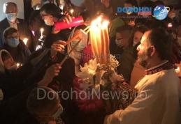Slujba de Înviere: Mii de credincioși din Dorohoi și împrejurimi au luat Lumina Sfântă – FOTO