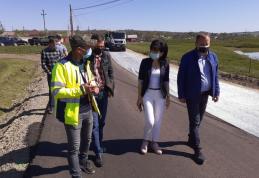 Asfalt turnat pe DJ 292A, Corlăteni – Dimăcheni - FOTO