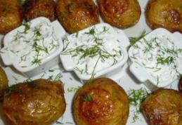 Cartofi copți cu sos de iaurt