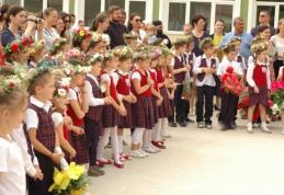 Decizie a Guvernului: În ce condiții pot participa părinții la festivitățile școlare de sfârșit de an