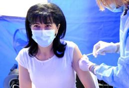 Președintele CJ, Doina Federovici, s-a imunizat în cadrul maratonului de vaccinare din fața Muzeului Județean - FOTO