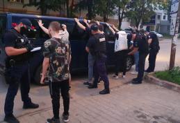 Mascații și zeci de polițiști au descins la terasele din Botoșani - FOTO