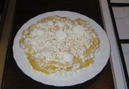 Mămăligă cu brânză, unt și ou