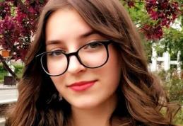 Elevă de la Clubul Copiilor Dorohoi, participantă la Festivalul de Muzică Ușoară Techirghiol