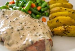 Cotlet de porc cu sos de piper verde